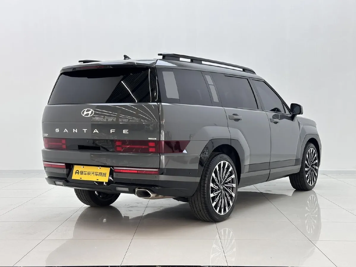 HYUNDAI SANTA FE 2025