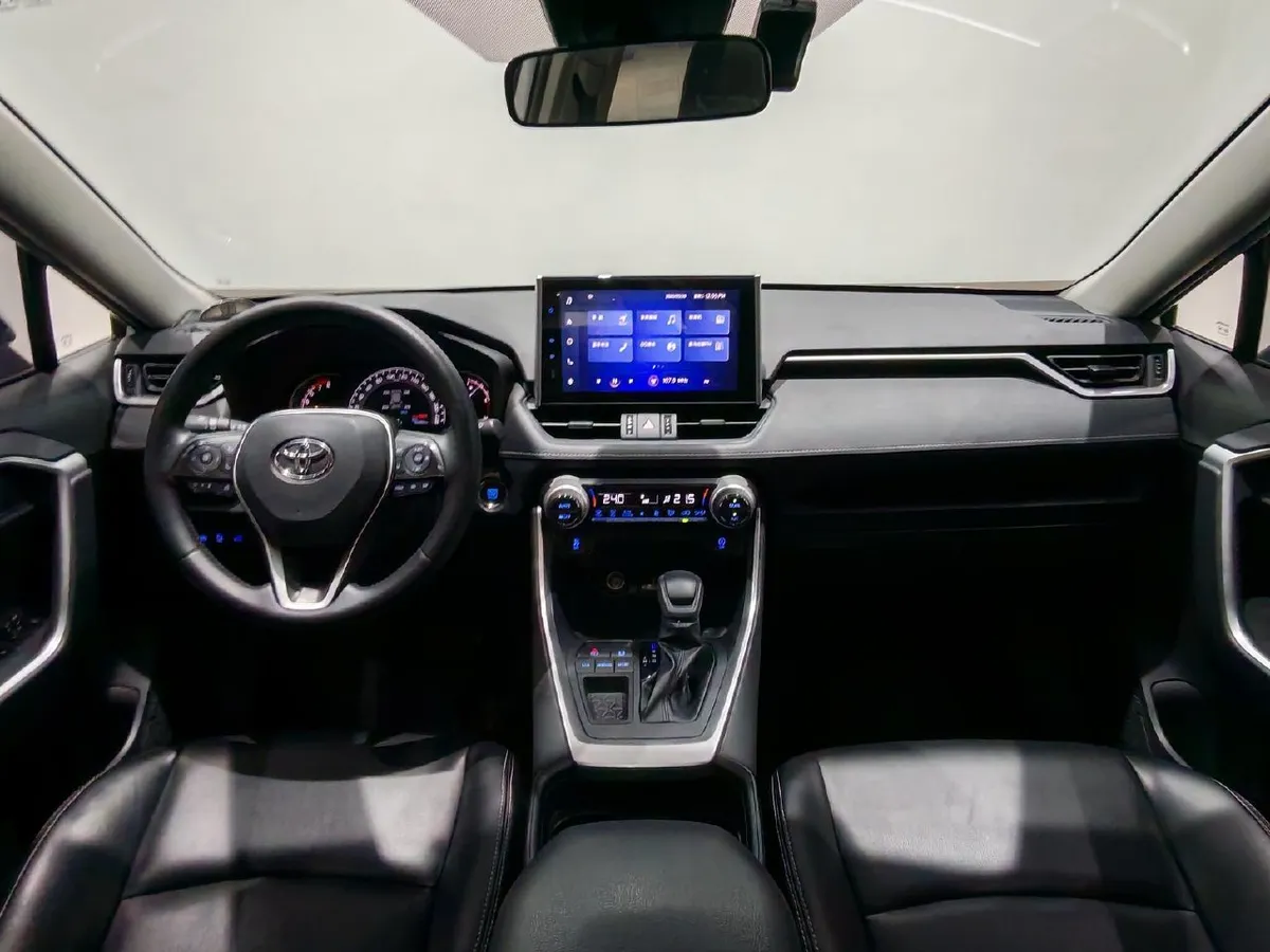 TOYOTA RAV4 2021
