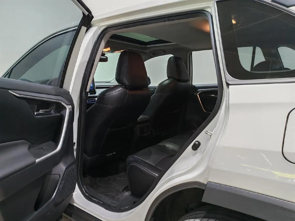 TOYOTA RAV4 2021