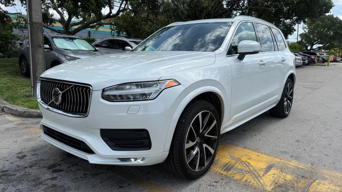 VOLVO XC90 T6 MOMENTUM 7-PASSENGER 2020