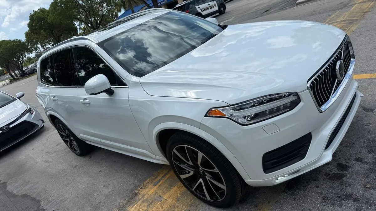 VOLVO XC90 T6 MOMENTUM 7-PASSENGER 2020