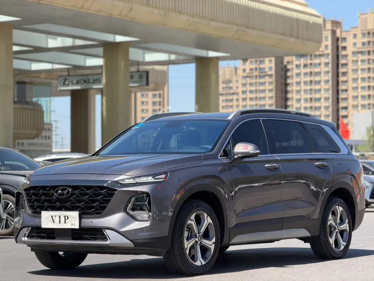 HYUNDAI SANTA FE TRAVELER 380T 2023
