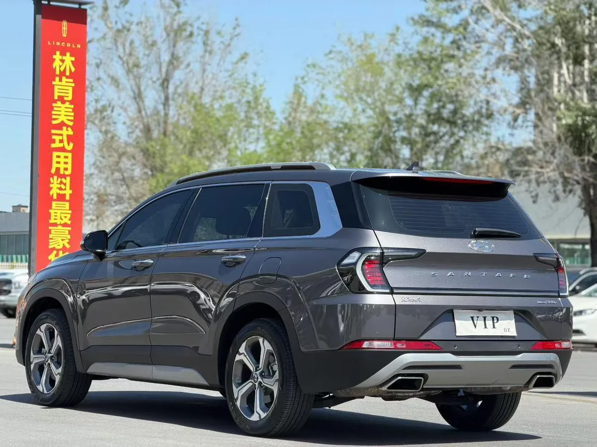 HYUNDAI SANTA FE TRAVELER 380T 2023