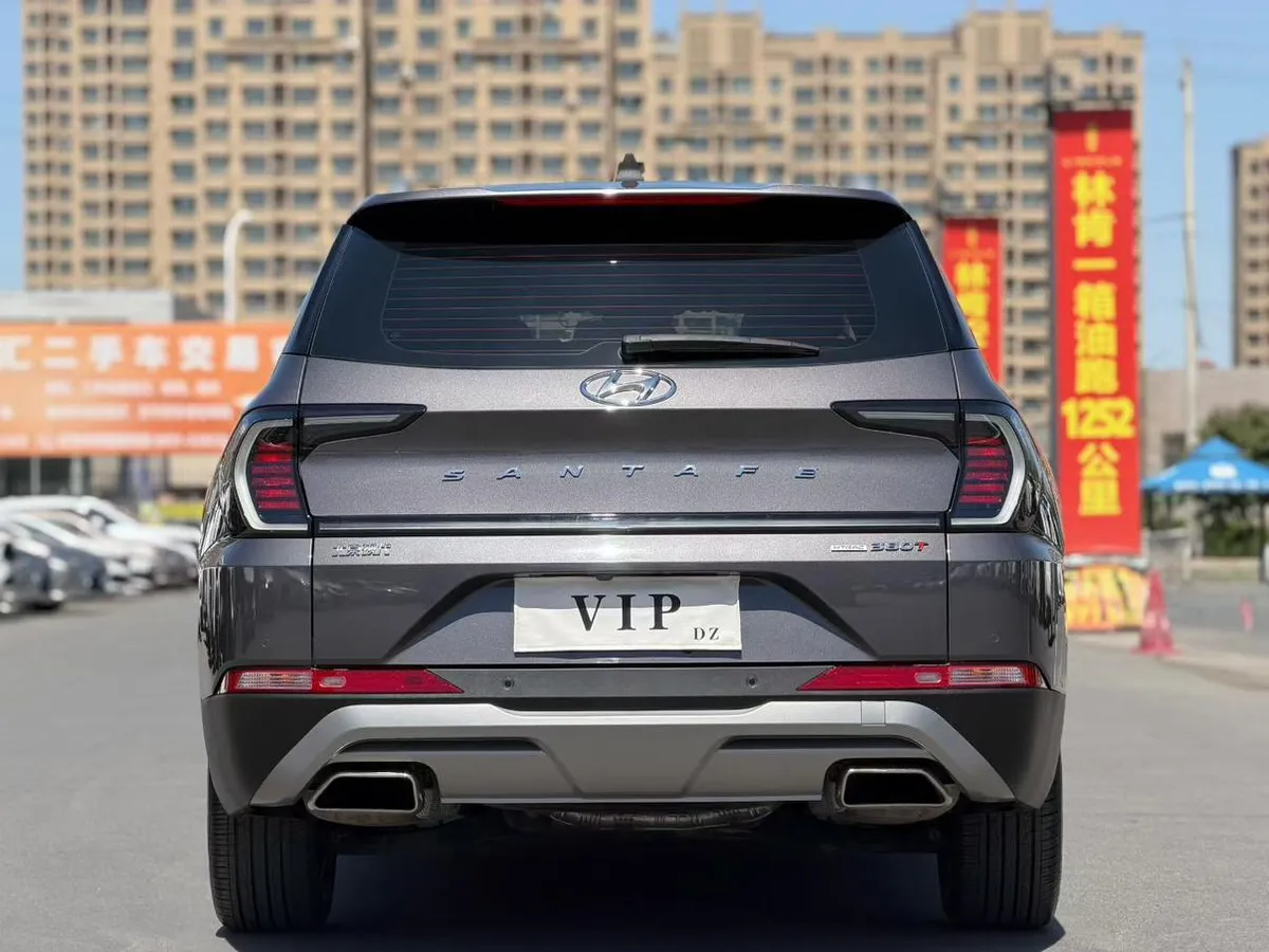 HYUNDAI SANTA FE TRAVELER 380T 2023