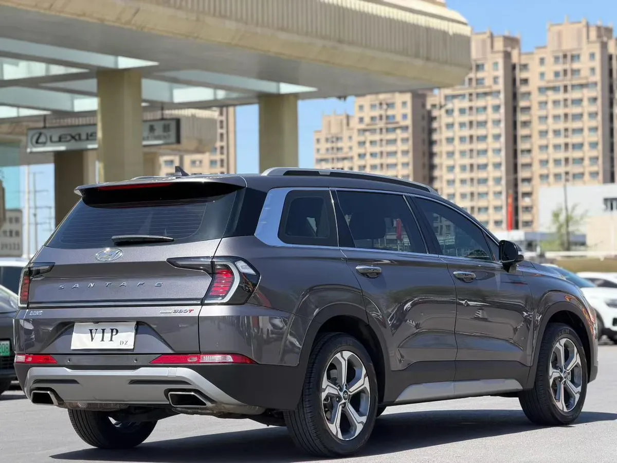 HYUNDAI SANTA FE TRAVELER 380T 2023