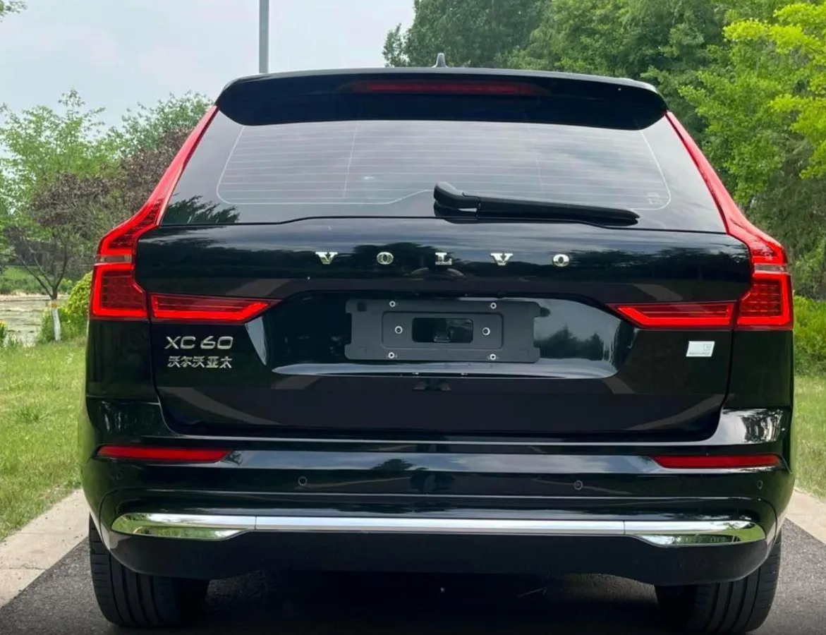 VOLVO XC60 AWD LONG RANGE SMART LUXURY EDITION 2023