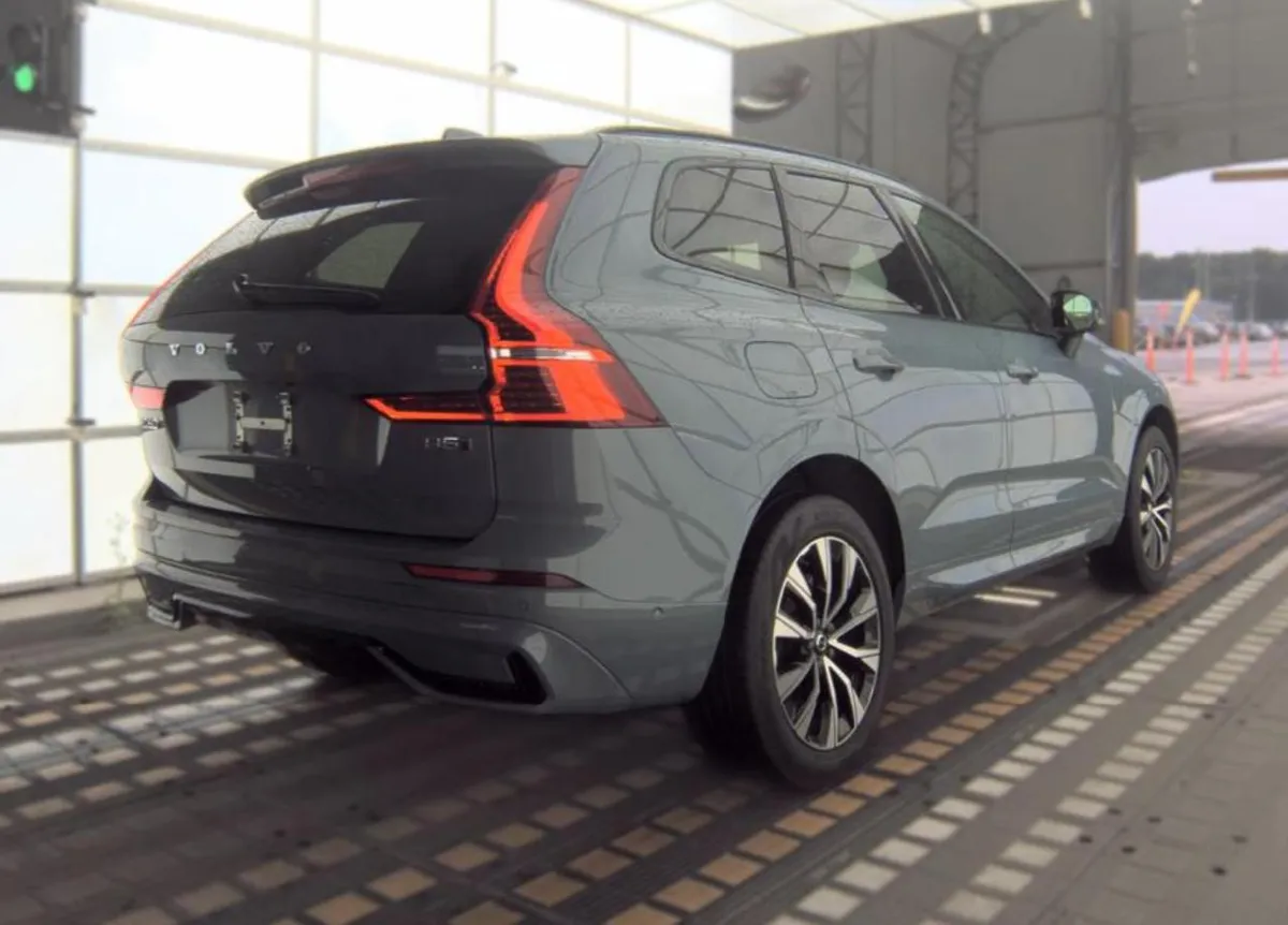 VOLVO XC60 B5 PLUS DARK 2022