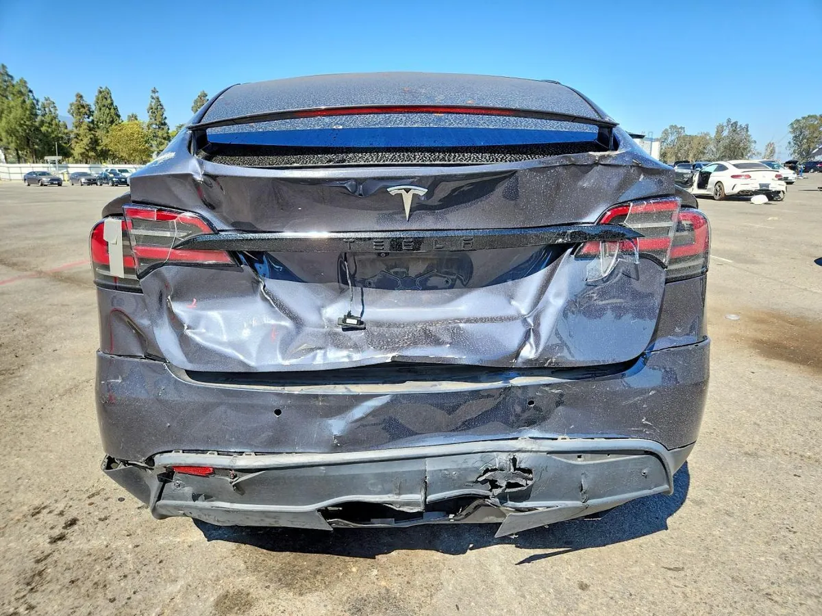 TESLA MODEL X 2023