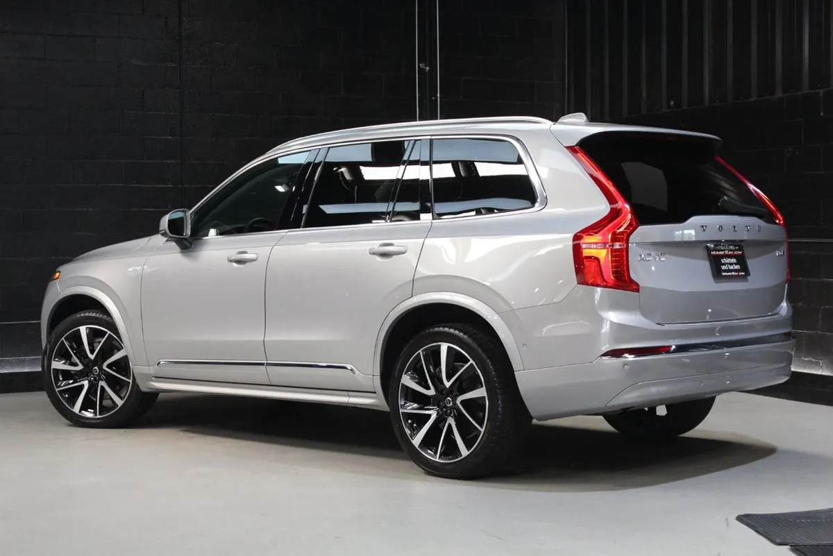 VOLVO XC90 B6 PLUS 7-PASSENGER 2023