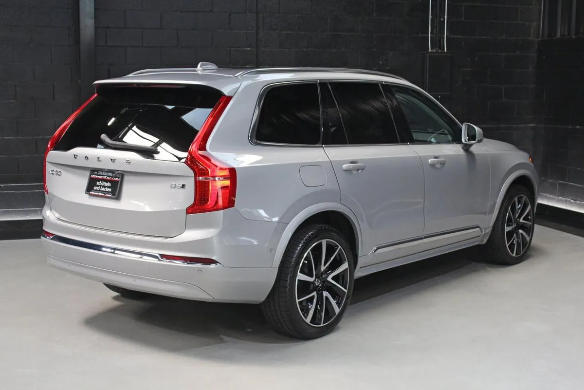 VOLVO XC90 B6 PLUS 7-PASSENGER 2023