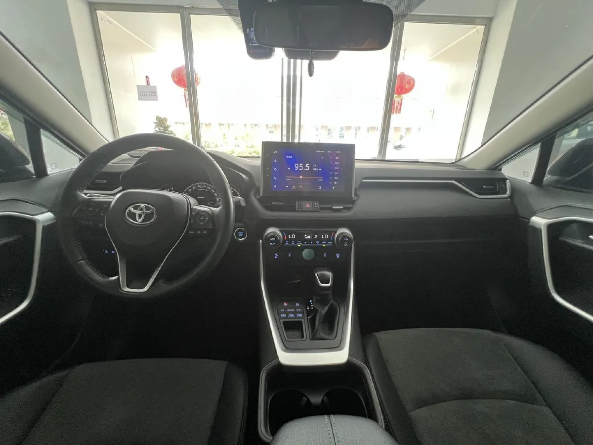 TOYOTA RAV4 2022
