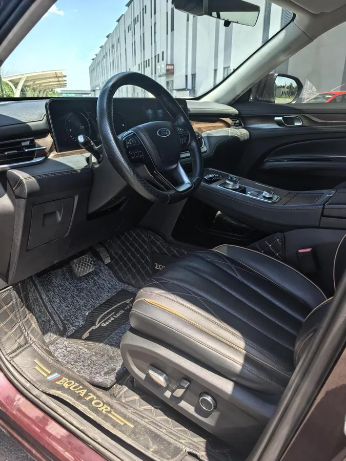 FORD EQUATOR 6-SEATER PREMIUM MODEL 2022