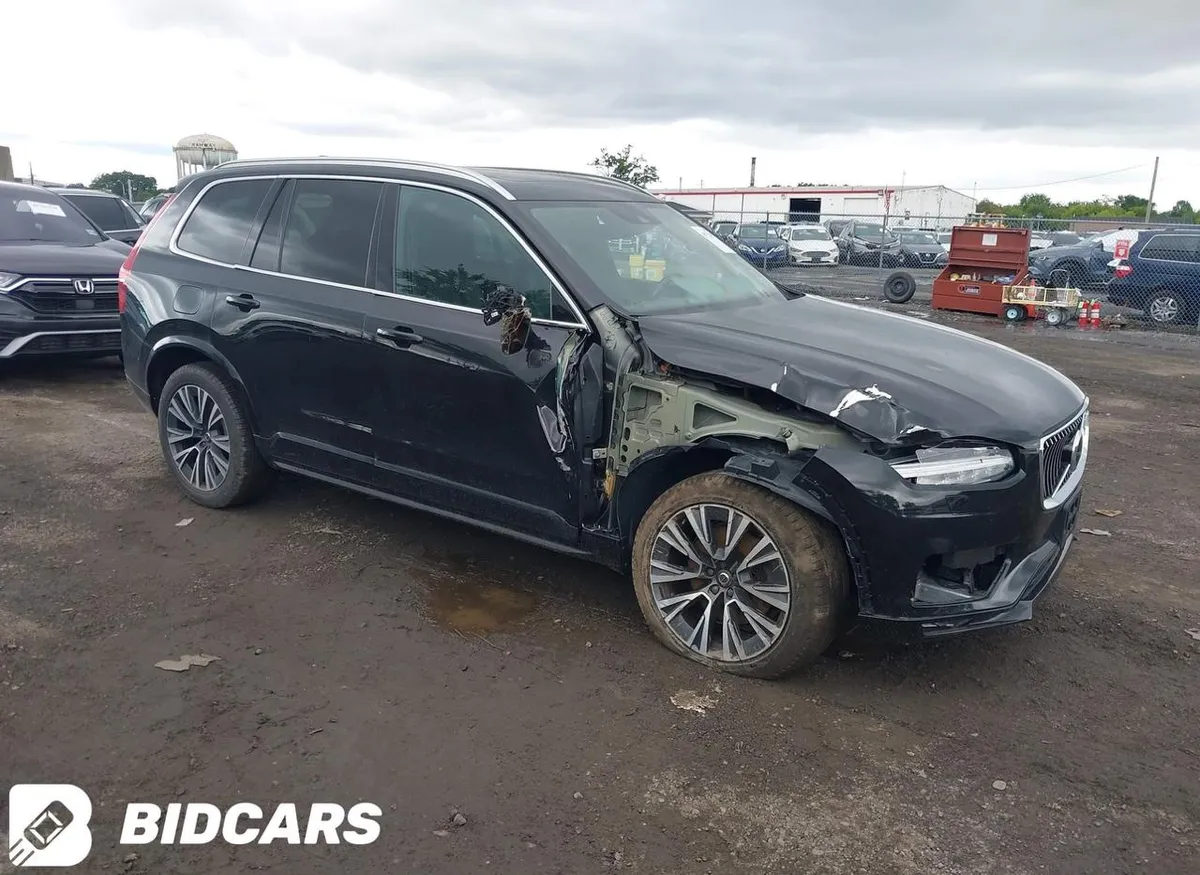 VOLVO XC90 T6 MOMENTUM 6 PASSENGER 2021