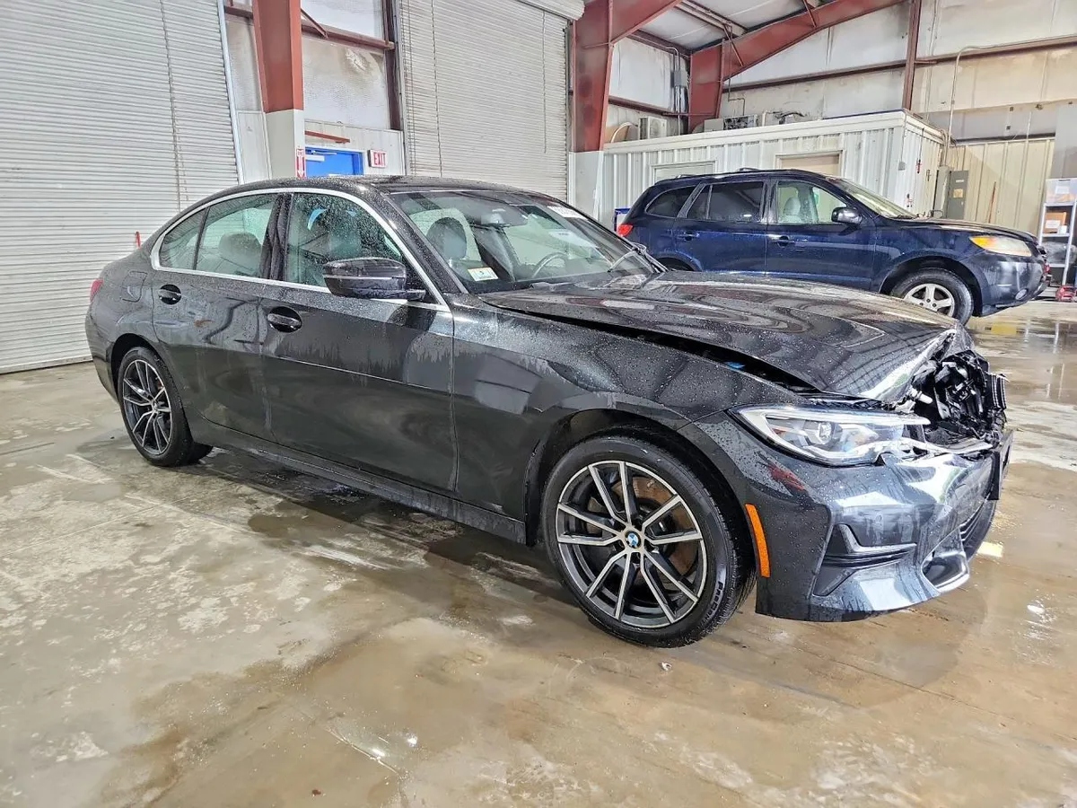 BMW 330XI - 2019