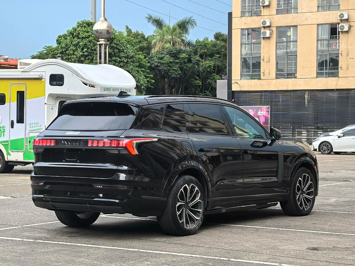 LYNK & CO 09 EM-P 2023