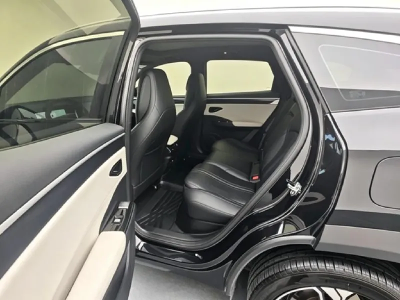 GEELY L7 2023