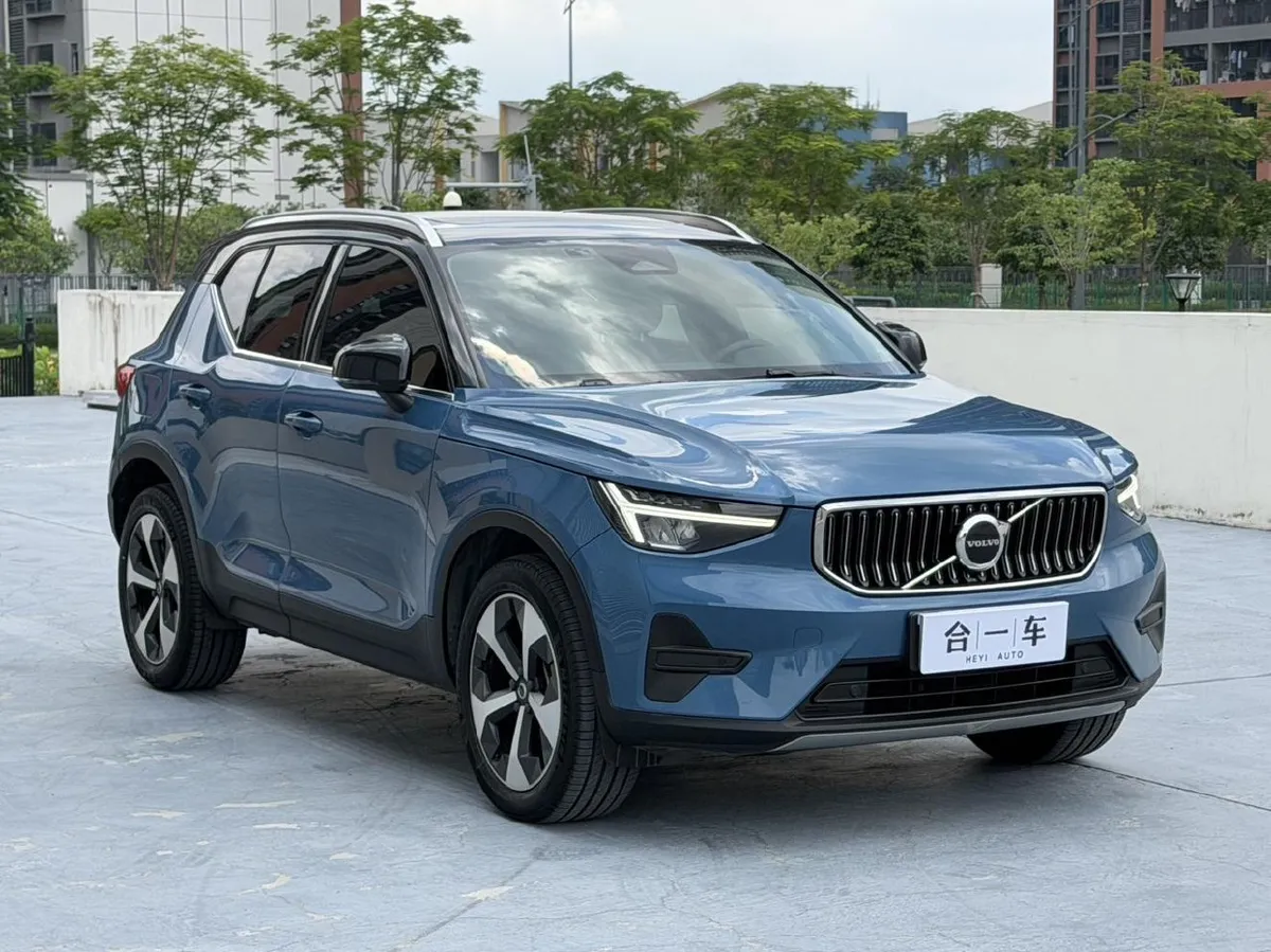 VOLVO XC40 LUXURY 2022