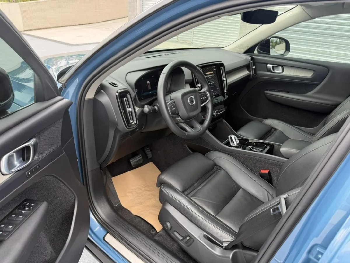 VOLVO XC40 LUXURY 2022