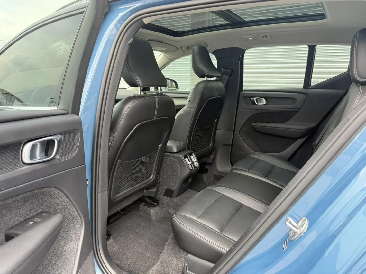 VOLVO XC40 LUXURY 2022