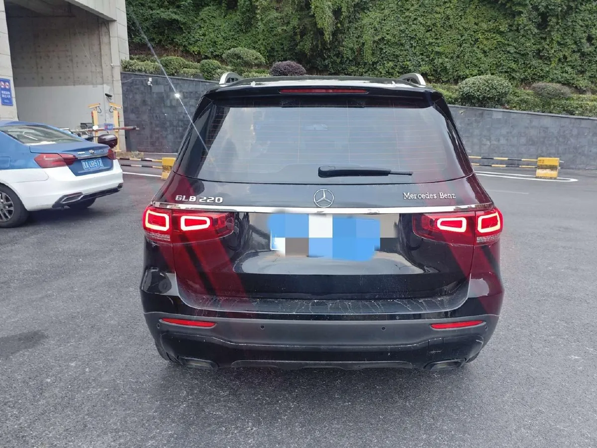 MERCEDES-BENZ GLB 200 FASHION EDITION 2023