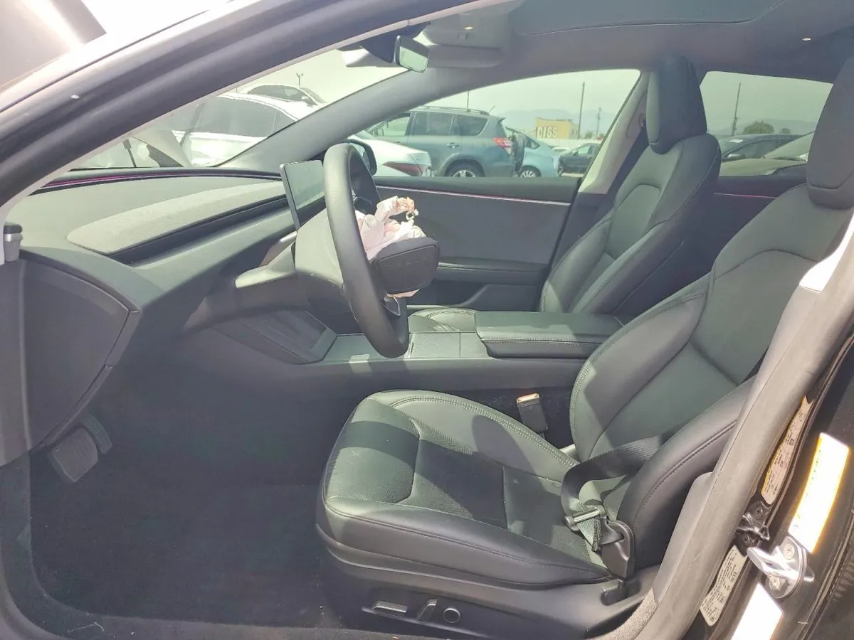 TESLA MODEL 3 2025