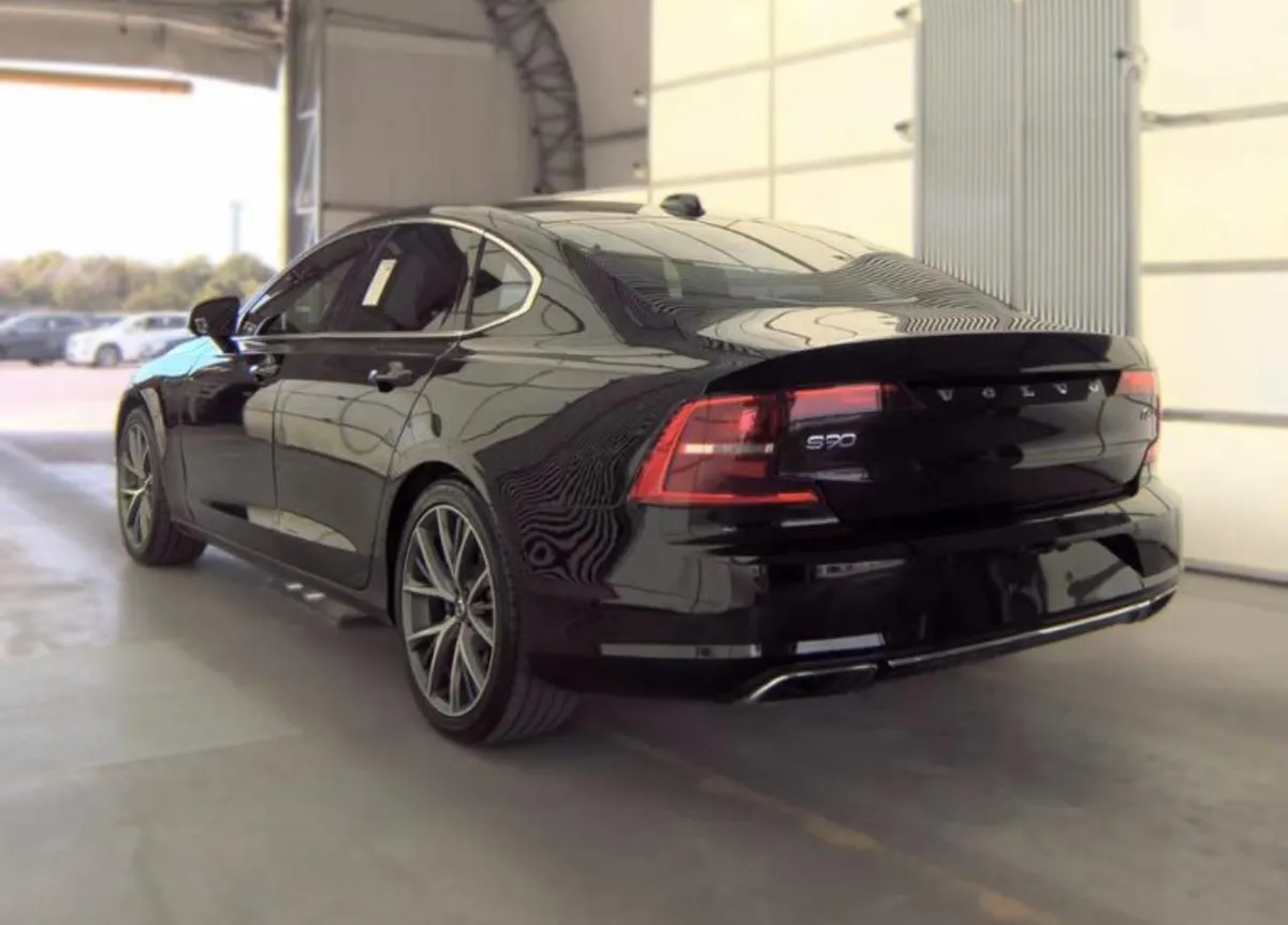 VOLVO S90 T6 MOMENTUM 2016