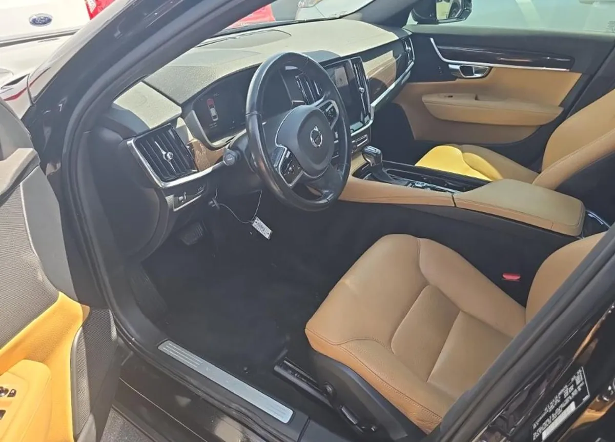 VOLVO S90 T6 MOMENTUM 2016