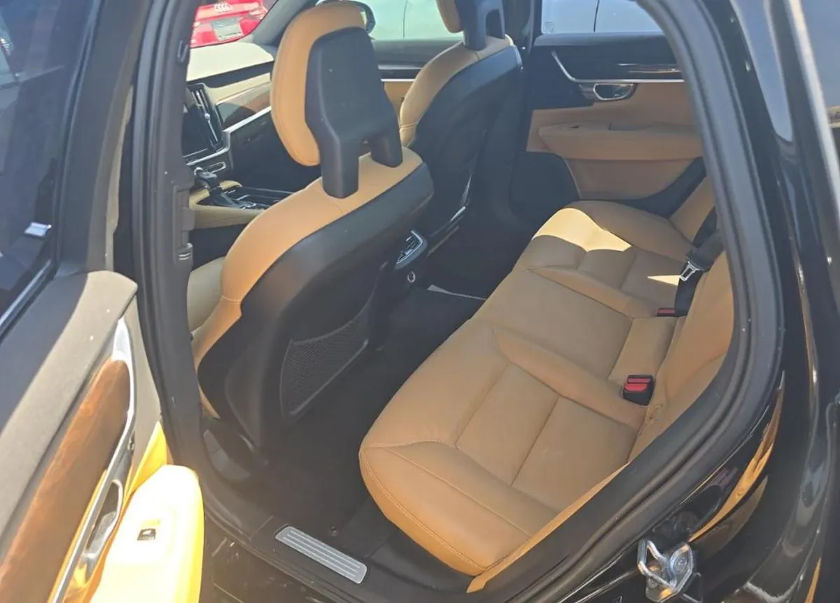 VOLVO S90 T6 MOMENTUM 2016