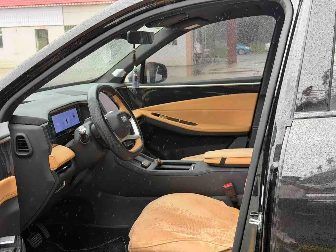 GEELY L7 МАКСИМАЛЬНАЯ 2025