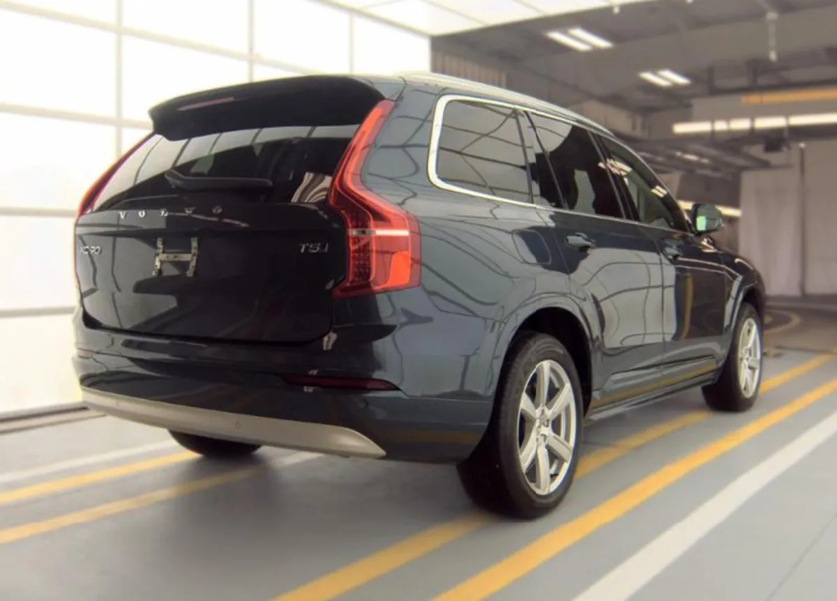 VOLVO XC90 T5 MOMENTUM 7-PASSENGER 2022