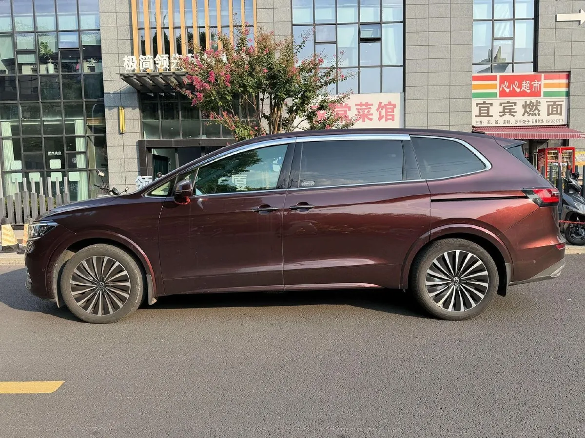 VOLKSWAGEN VILORAN 380TSI PREMIUM 2022