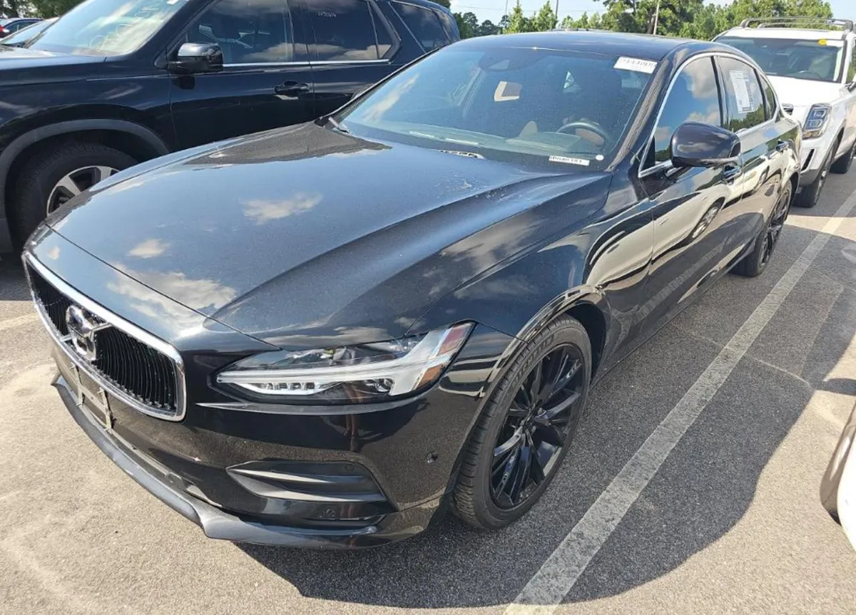 VOLVO S90 T6 MOMENTUM 2017