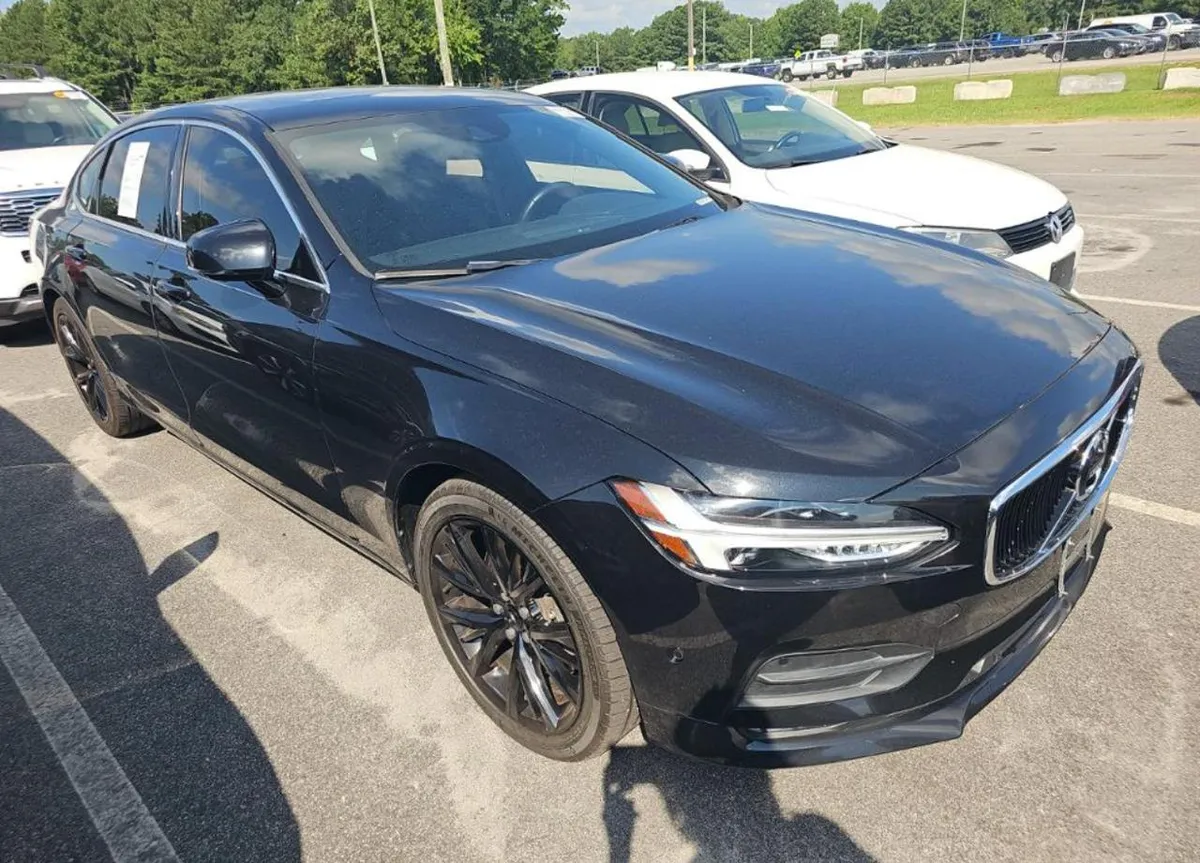 VOLVO S90 T6 MOMENTUM 2017