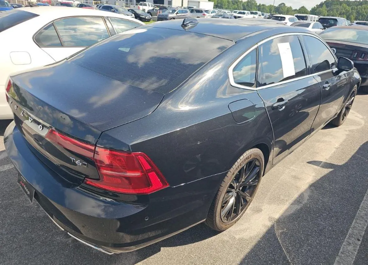 VOLVO S90 T6 MOMENTUM 2017