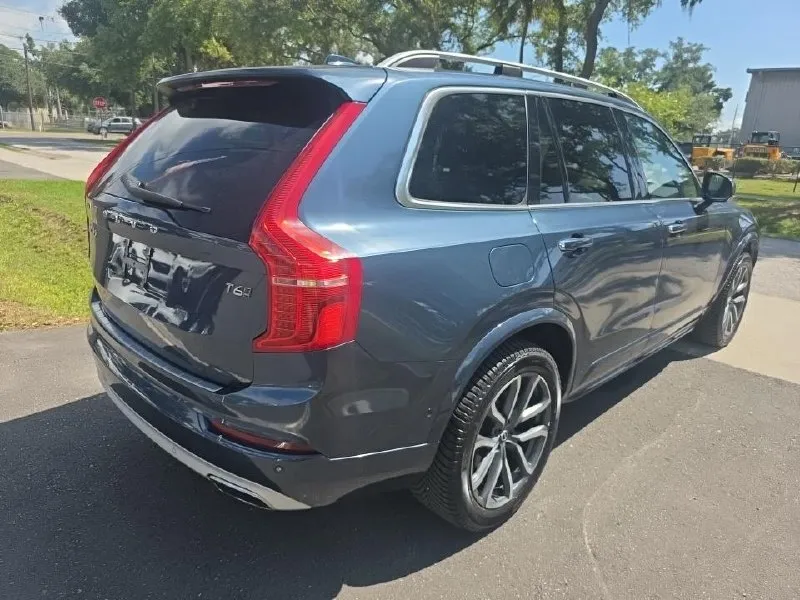 VOLVO XC90 T6 MOMENTUM 7-PASSENGER 2018