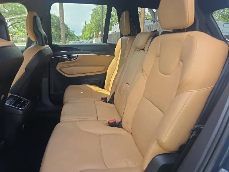 VOLVO XC90 T6 MOMENTUM 7-PASSENGER 2018