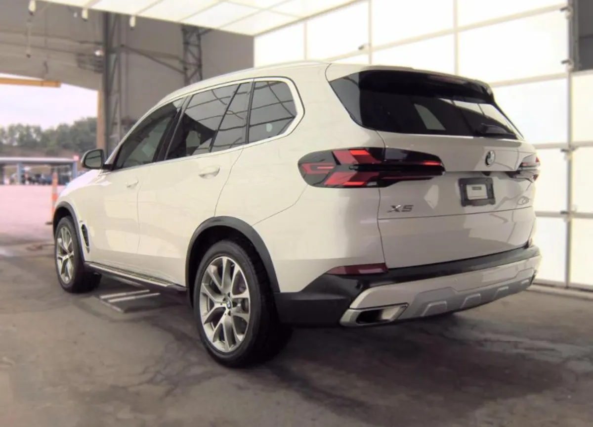 BMW X5 SPORTS ACTIVITY VEHICLE 2023