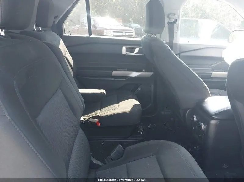 FORD EXPLORER XLT 2023