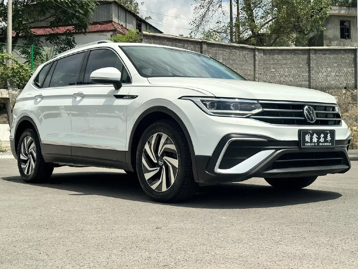VOLKSWAGEN TIGUAN L 300TSI 2WD 2023