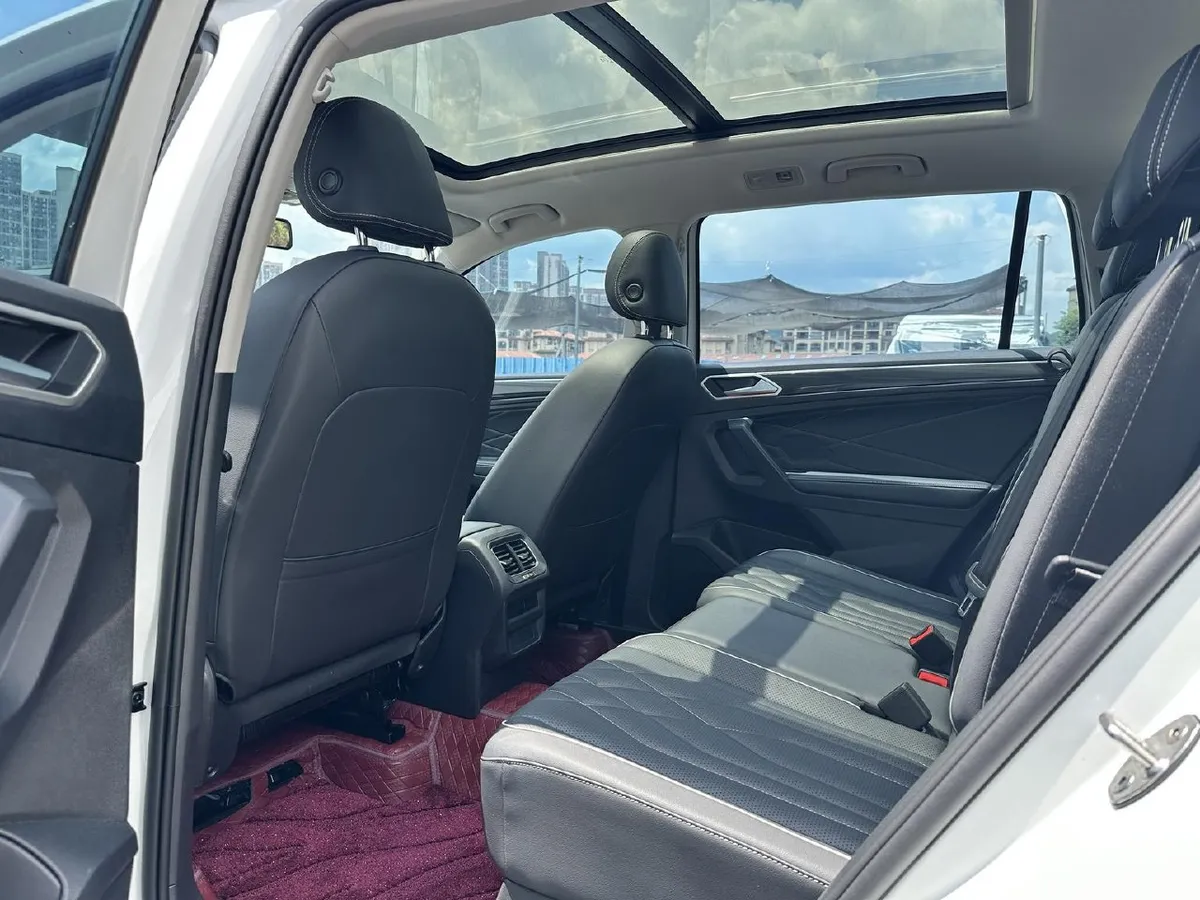 VOLKSWAGEN TIGUAN L 300TSI 2WD 2023