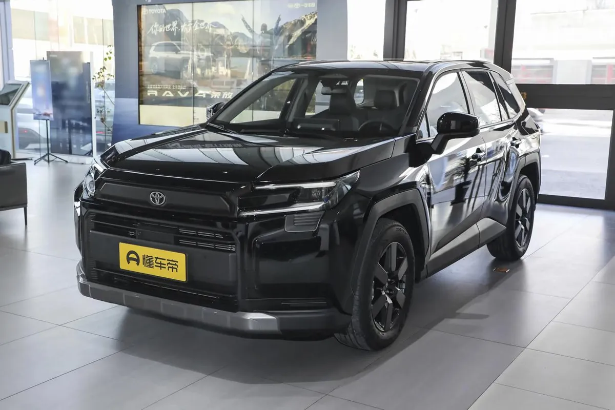 TOYOTA RAV4 LUXURY 2026