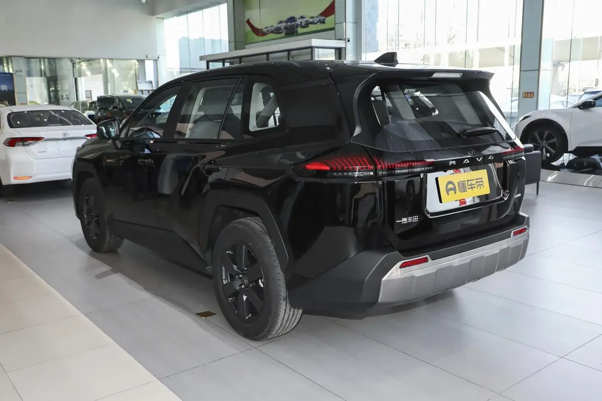 TOYOTA RAV4 LUXURY 2026