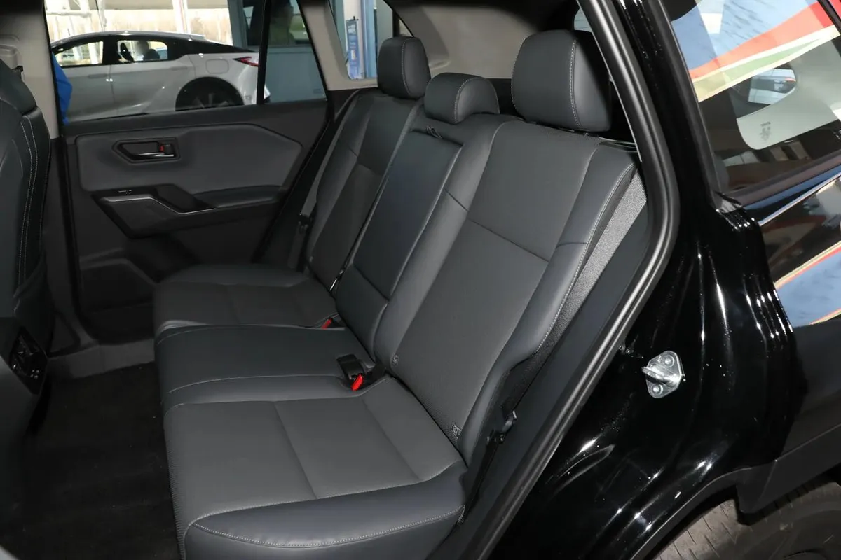 TOYOTA RAV4 LUXURY 2026