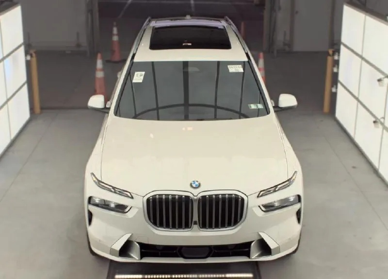 BMW X7 SPORTS ACTIVITY VEHICLE 2023