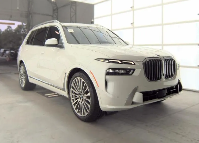 BMW X7 SPORTS ACTIVITY VEHICLE 2023