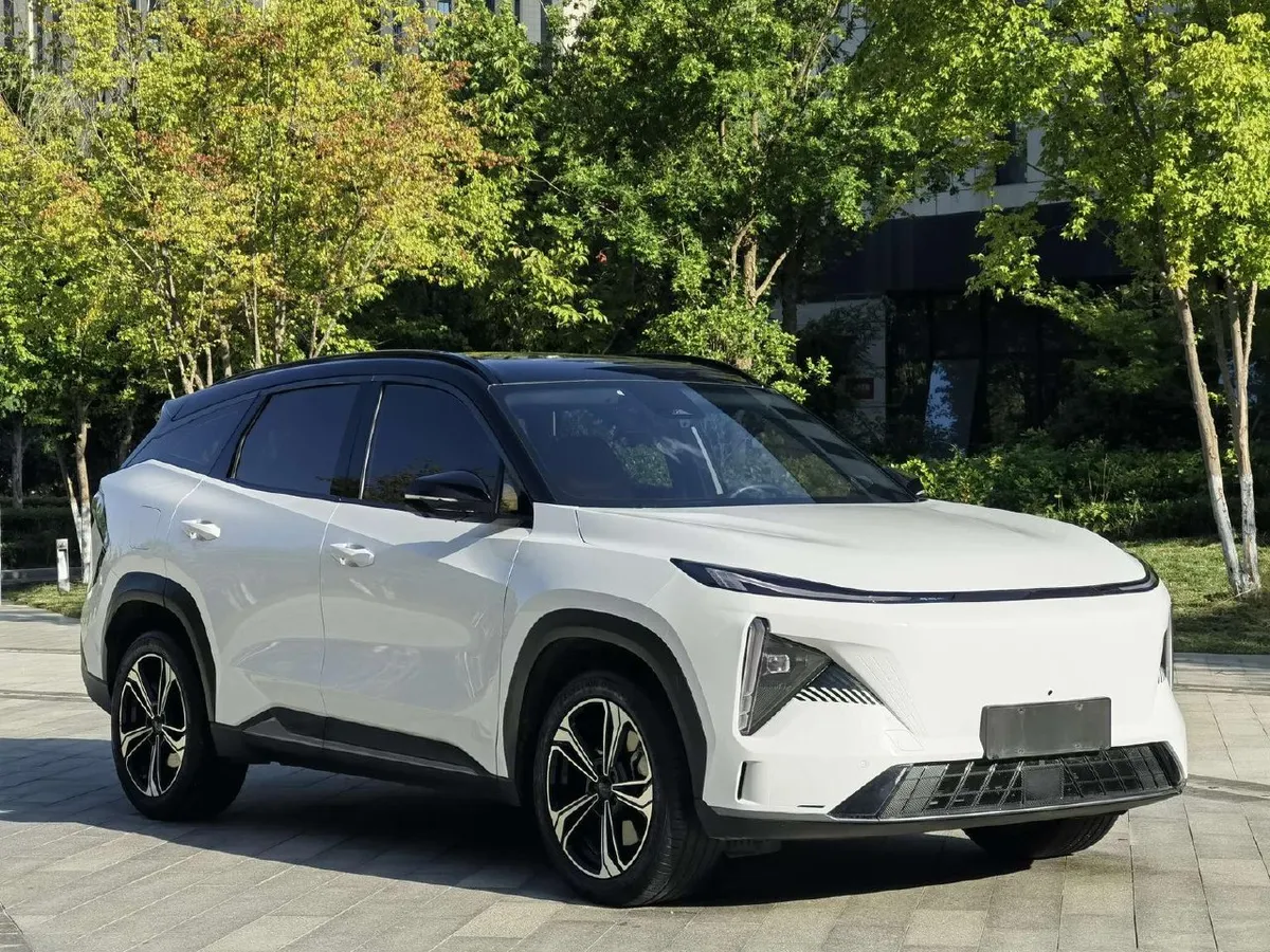 GEELY L7 2023