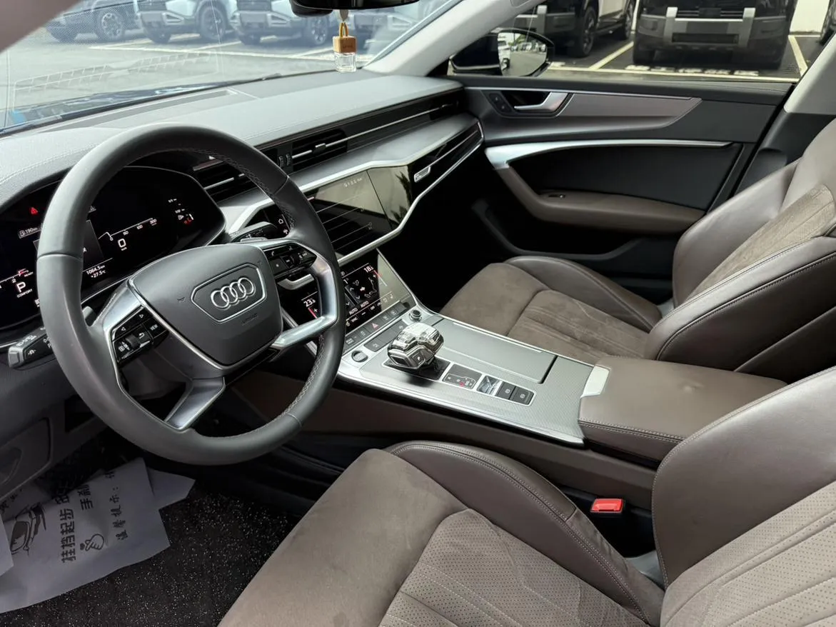 AUDI A7L 2022