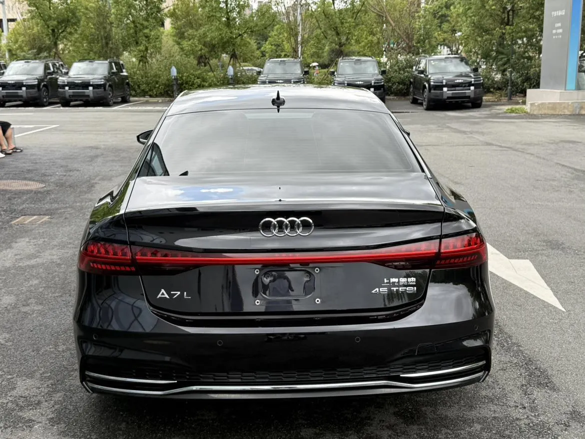 AUDI A7L 2022