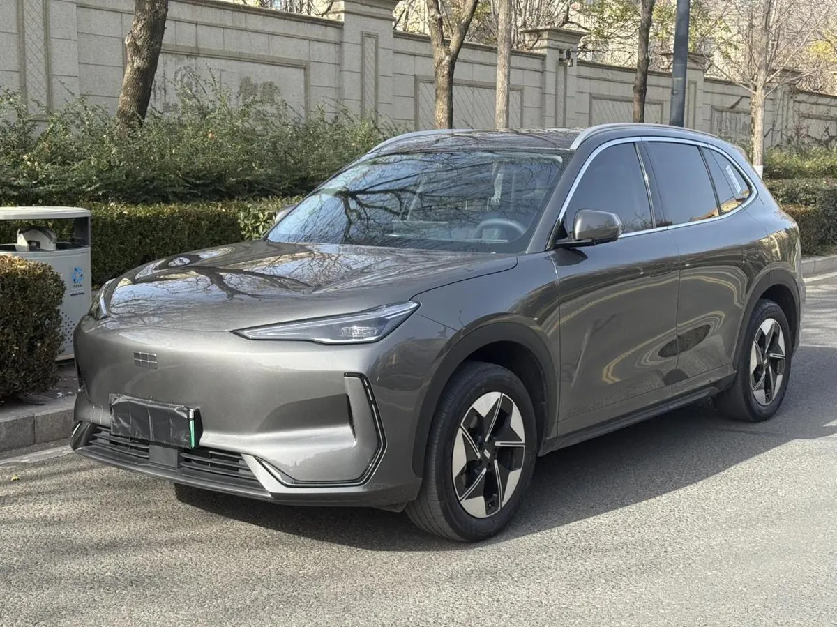 GEELY E5 ПРЕДМАКСИМАЛЬНАЯ 2027