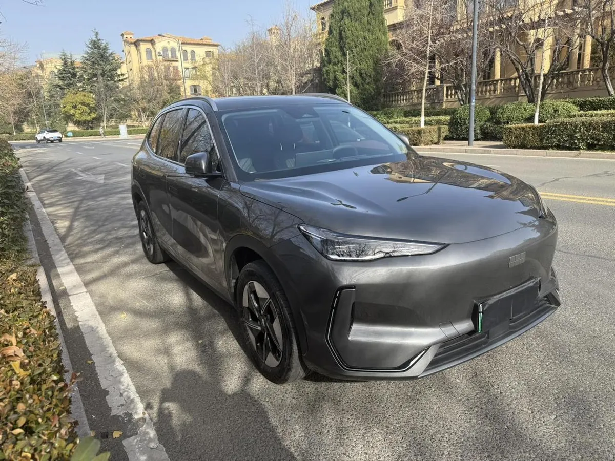 GEELY E5 ПРЕДМАКСИМАЛЬНАЯ 2027
